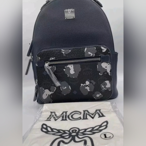 NEW 🍒Retail $1190 🍀MCM Stark BACKPACK Unisex Small Size Black/Navy Color - Picture 7 of 7